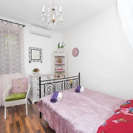 Renata * Μούρτερ